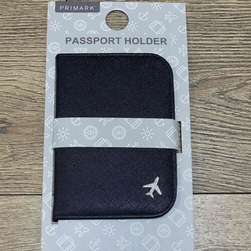 81cd0846-b837-4691-b289-d12a69d96a7d-1.jpg Обкладинка на паспорт Primark чорна