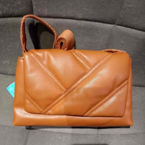 Сумочка-конверт Primark дута стьобана кемел