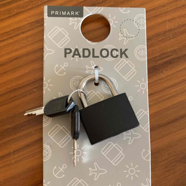 Навісний замок на ключ Primark чорний