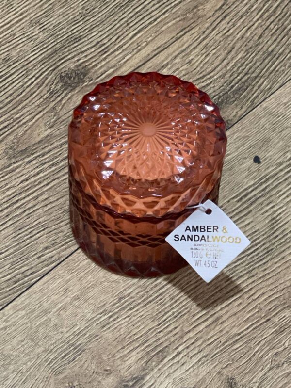 Ароматична свічка у рельєфному склі з кришкою Primark 130g (20 годин) мікс