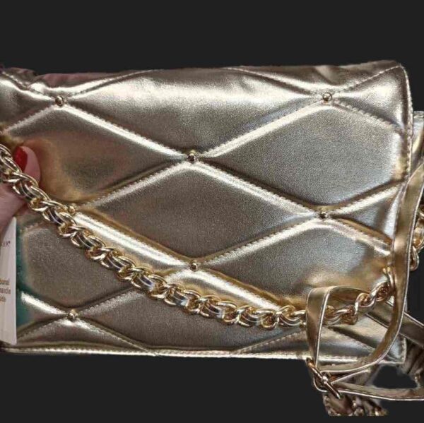 Сумочка стьобана Primark на ланцюжку з бусинками золота