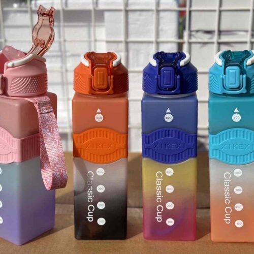 Пляшка для води "Classic Cup" спортина пластикова з ремінцем 800 мл