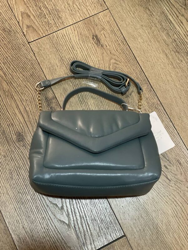 e72aa1ea-fa71-4919-a138-547dcfa667ec.jpg Сумочка-конверт Primark дута стьобана зелена хакі