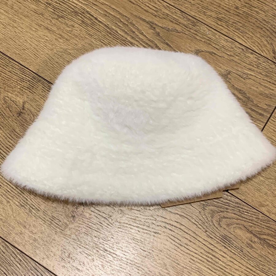 Панама Primark осінь/зима пухнаста біла