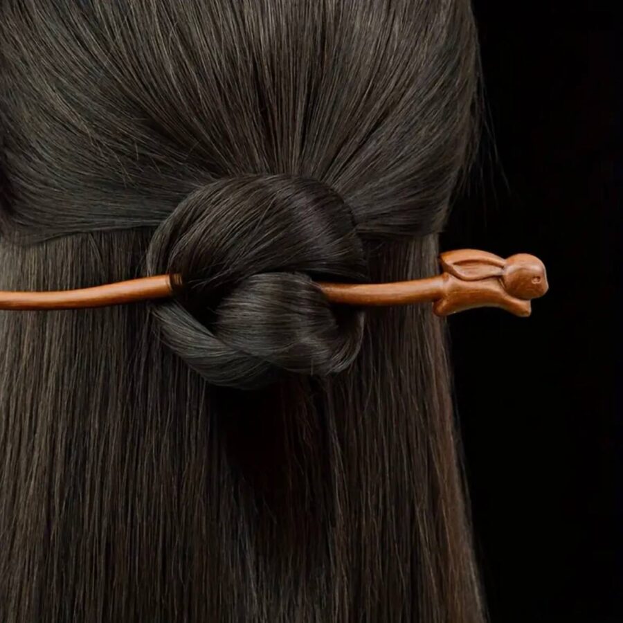 Шпилька-паличка для волосся 1 шт дерев'яна "Зайчик" коричнева