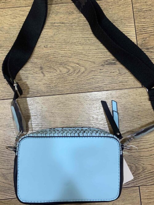 01eb5044-6f7b-44a7-96aa-45cf711a024a-1.jpg Сумочка-міні Primark з широким ремінцем бірюзова/зміїний принт