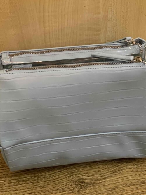 68991c72-4b22-4db7-b164-cfbe6de9b265.jpg Косметичка Primark "Крокодил" розкладна на 3 відділення сіра