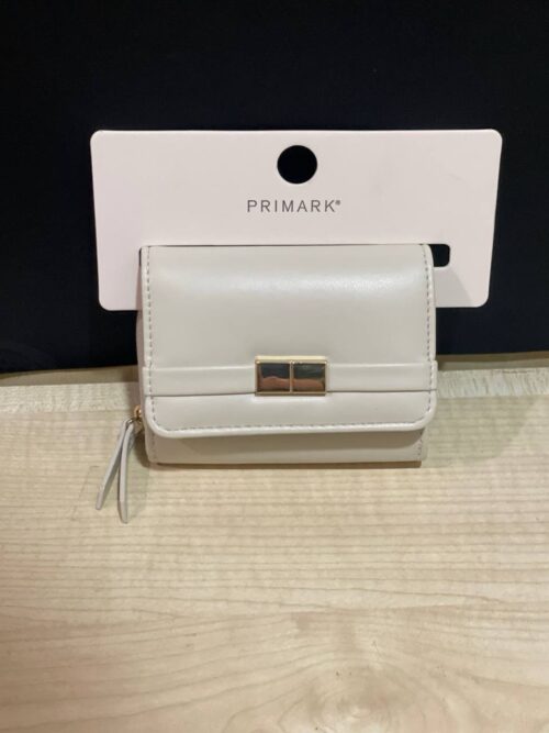 72b03555-94a0-4f74-ae2b-5787bde70faf-6.jpg Гаманець компактний Primark з золотою застібкою білий