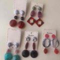 Сережки акрилові Fashion геометричні з камінням