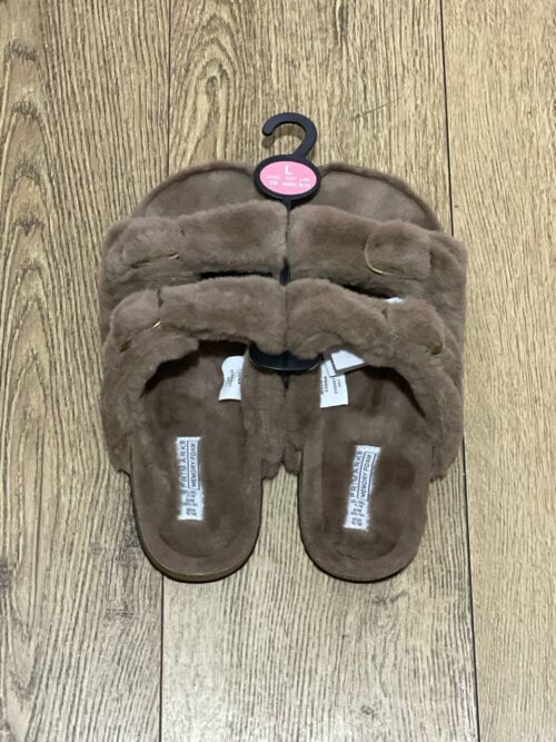 32448022-348d-4080-9970-5b2e4c4390c3.jpg Тапочки жіночі з ремінцями Primark пухнасті (устілка меморі) коркова підошва коричневі