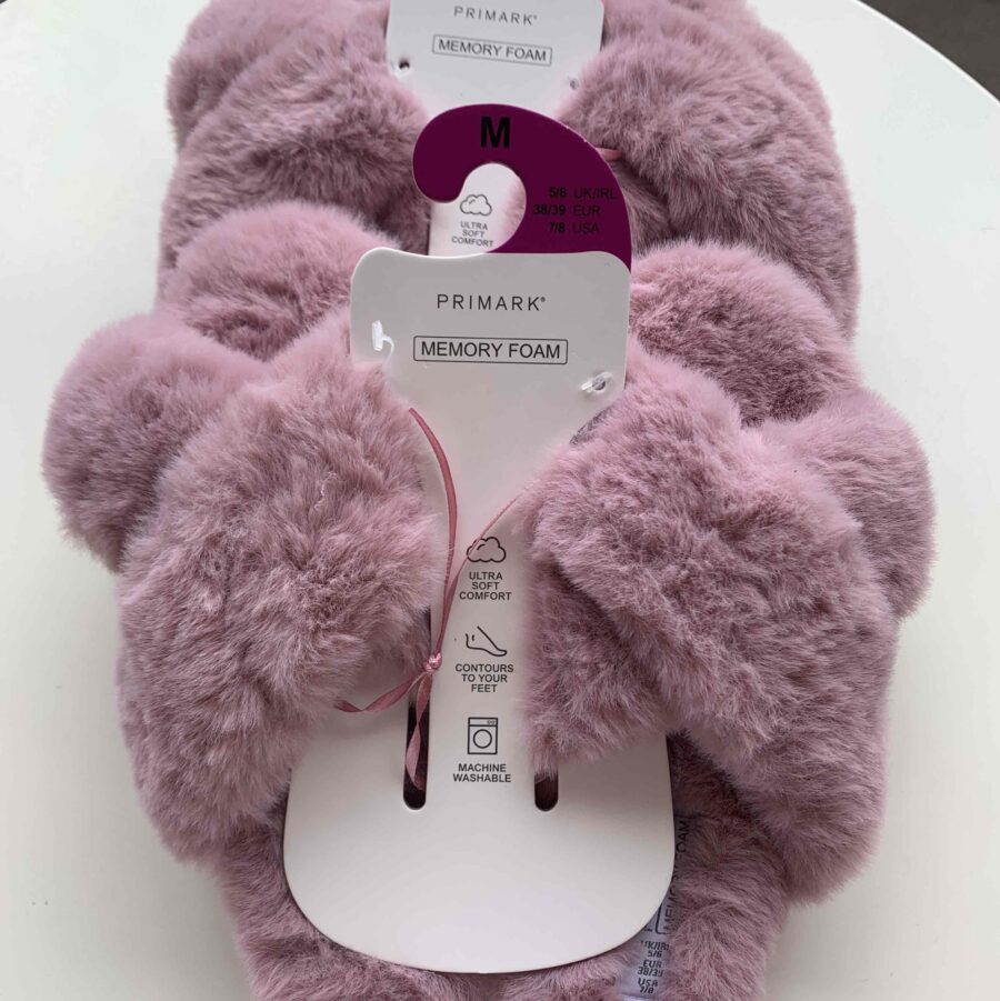 Тапочки жіночі з перехрещеними ремінцями Primark плюшеві (устілка меморі) пудрові