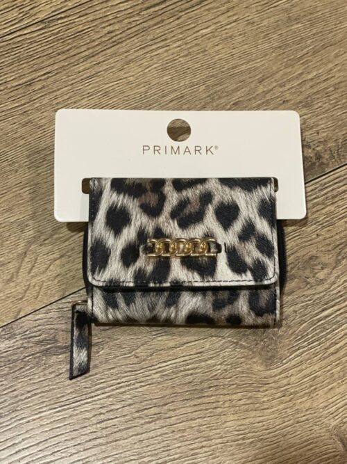 b5868c84-15f8-4c34-9275-5bf82a2c5ad7.jpg Гаманець Primark компактний з деталлю "ланцюжок" леопардовий